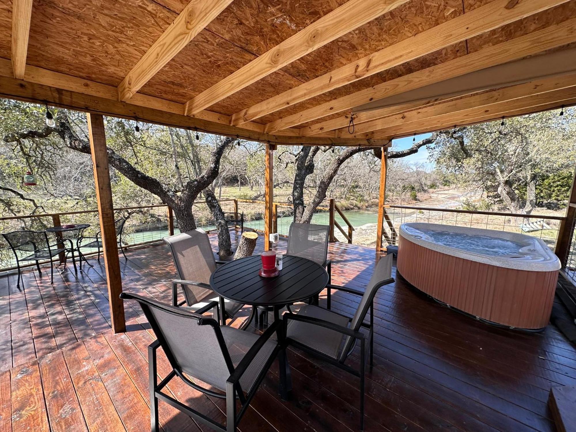 Bandera Stronghold Retreat Exterior photo